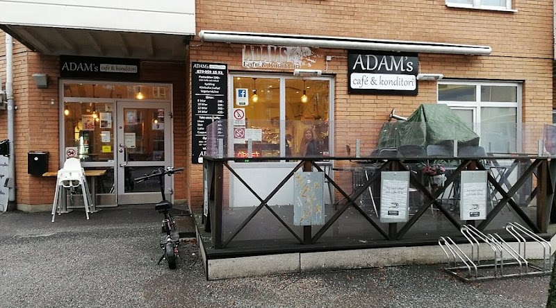 Adams Café