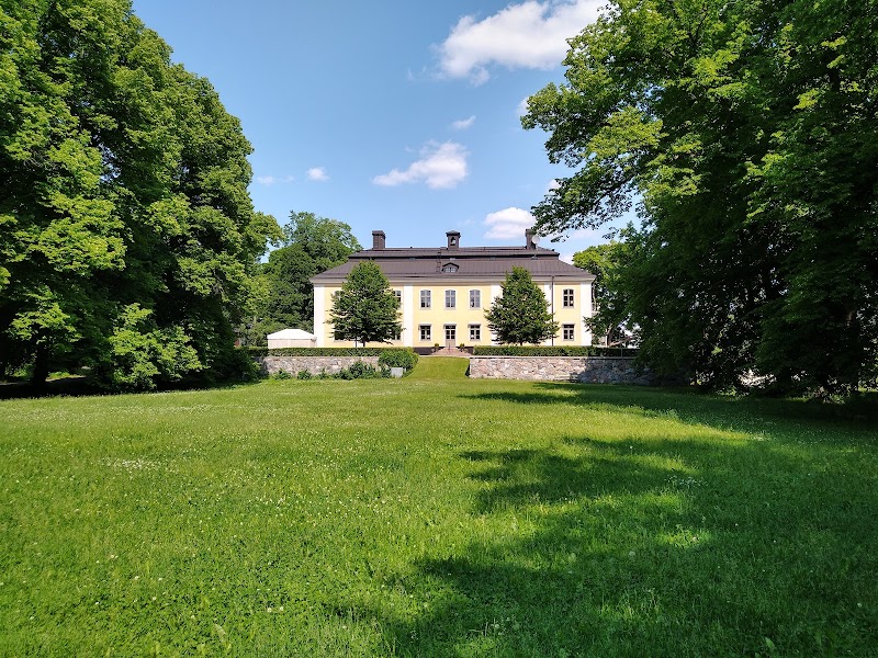 Åkeshovs Castle Park