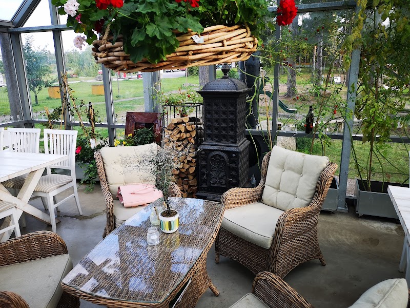 Tindered Trädgård Café