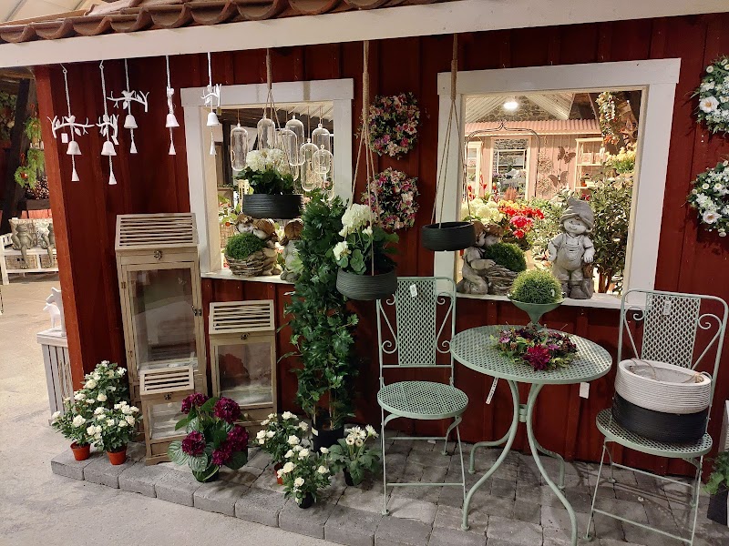 Plantmarknaden Trädgård & Café